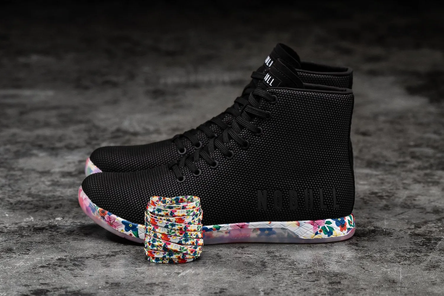 HIGH-TOP BLACK DAISY TRAINER (MEN'S)